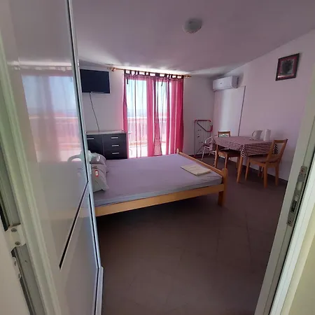 Maja Okrug Gornji * Trogir