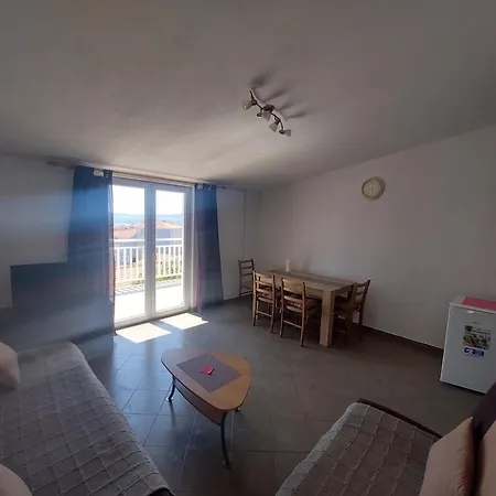 Appartement Maja Okrug Gornji