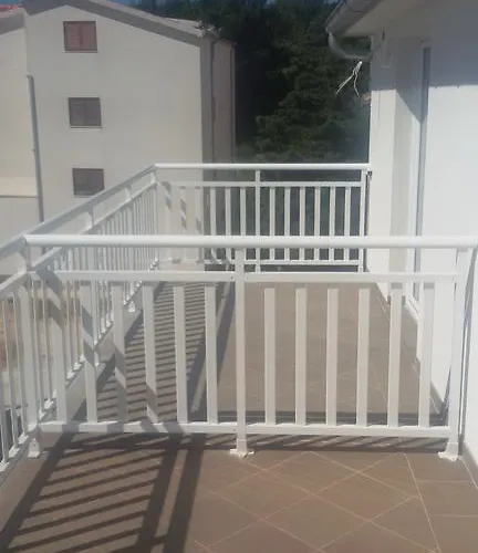 Apartment Maja Okrug Gornji *